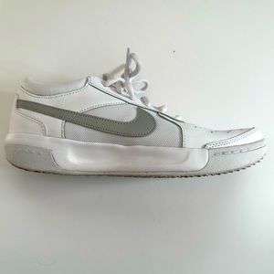 Nike Air Zoom Court Lite 3